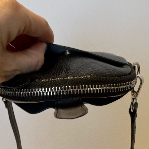 DIVINA FIRENZE Beautiful Italian Leather Crossbody - Picture 7 of 15